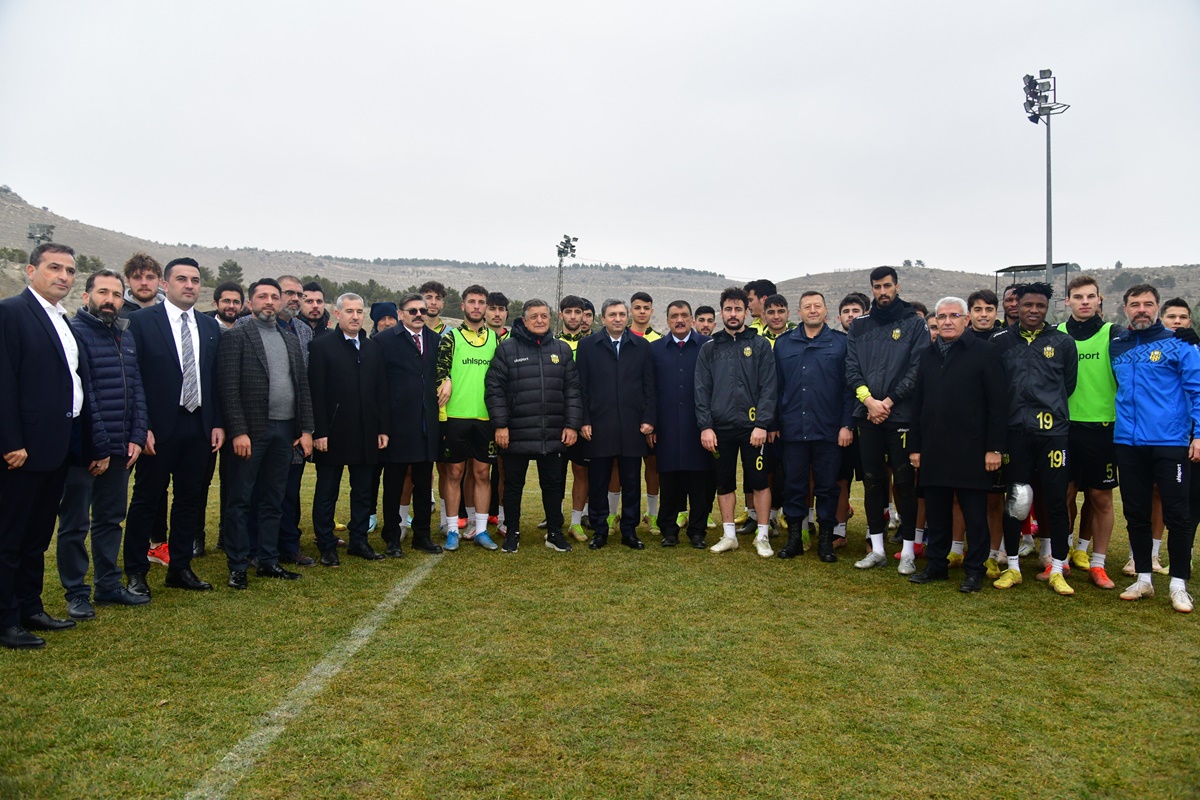 Vali Hulusi Şahin’den Yeni Malatyaspor Kulübüne Ziyaret.