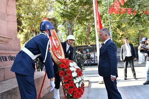 30 Ağustos Zafer Bayramı ve Türk Silahlı Kuvvetleri Günü 101'inci Yıl Dönümü Coşkuyla Kutlandı