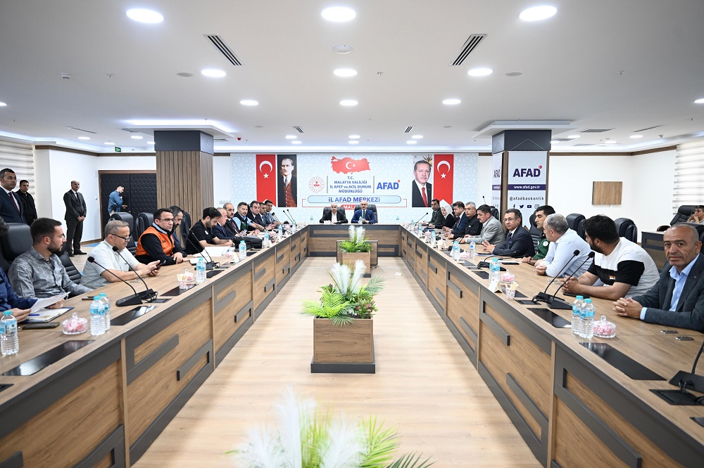 Vali Seddar Yavuz TOKİ Beton Santralleri İstişare Toplantısına Katıldı