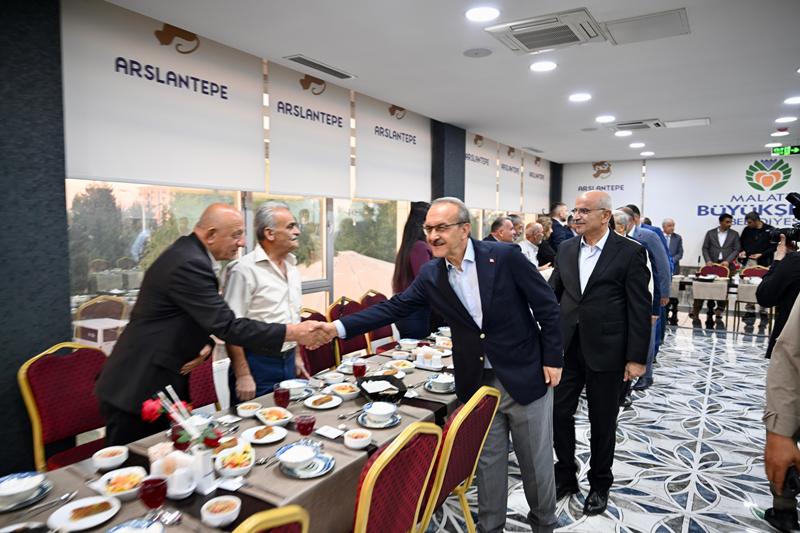 Vali Yavuz Aşure Gününde Düzenlenen İftar Programına Katıldı